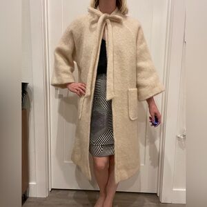 Vintage white wool coat with bow